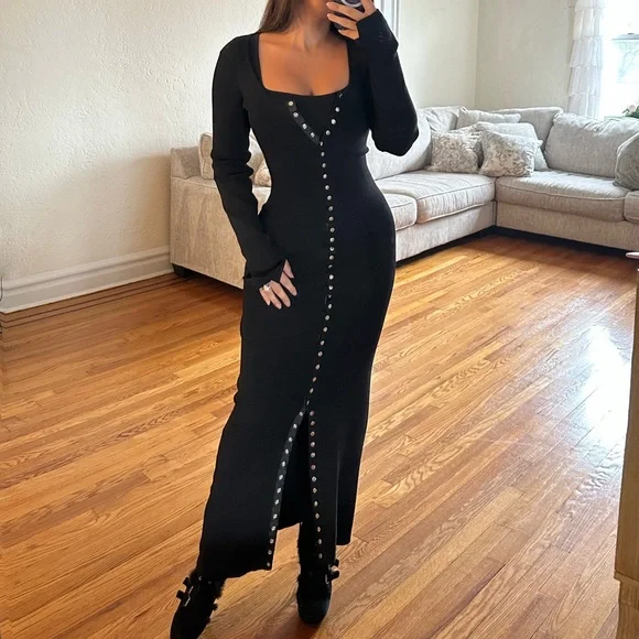 Stunning thick chic ribbed maxi sweater/dress with snap buttons😍